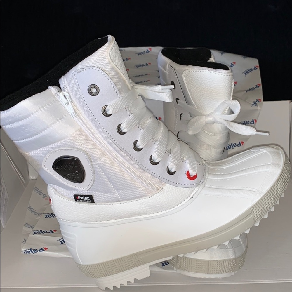 White Pajar insulated, waterproof boots
